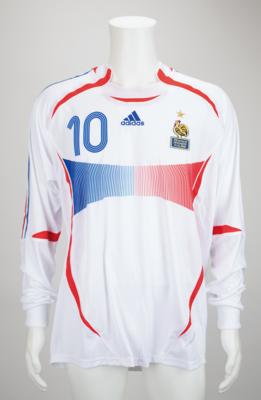 Lot #864 Soccer: Zinedine Zidane