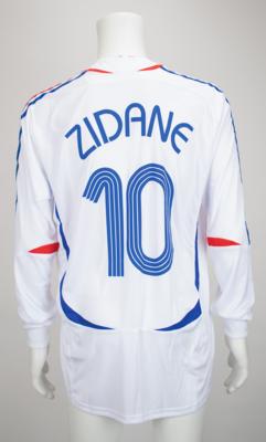 Lot #864 Soccer: Zinedine Zidane - Image 2