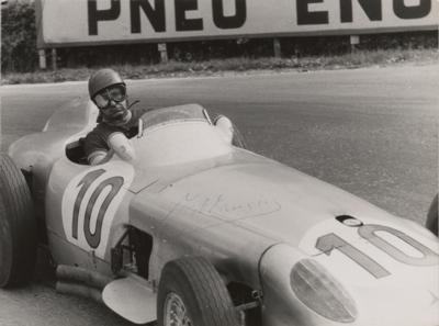 Lot #803 Juan Manuel Fangio Signed Photograph - Image 1