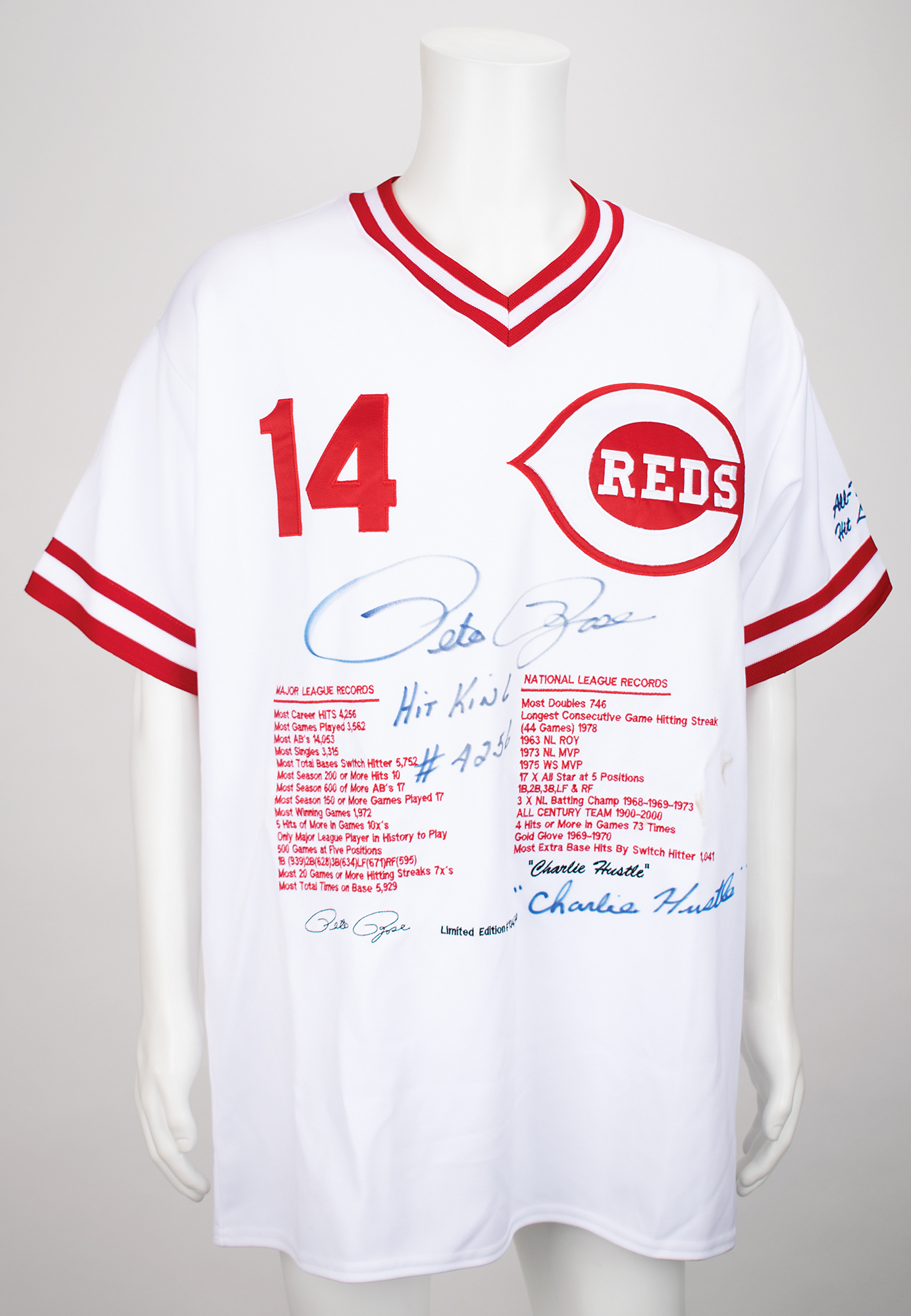 Pete Rose Signed Jersey RR Auction