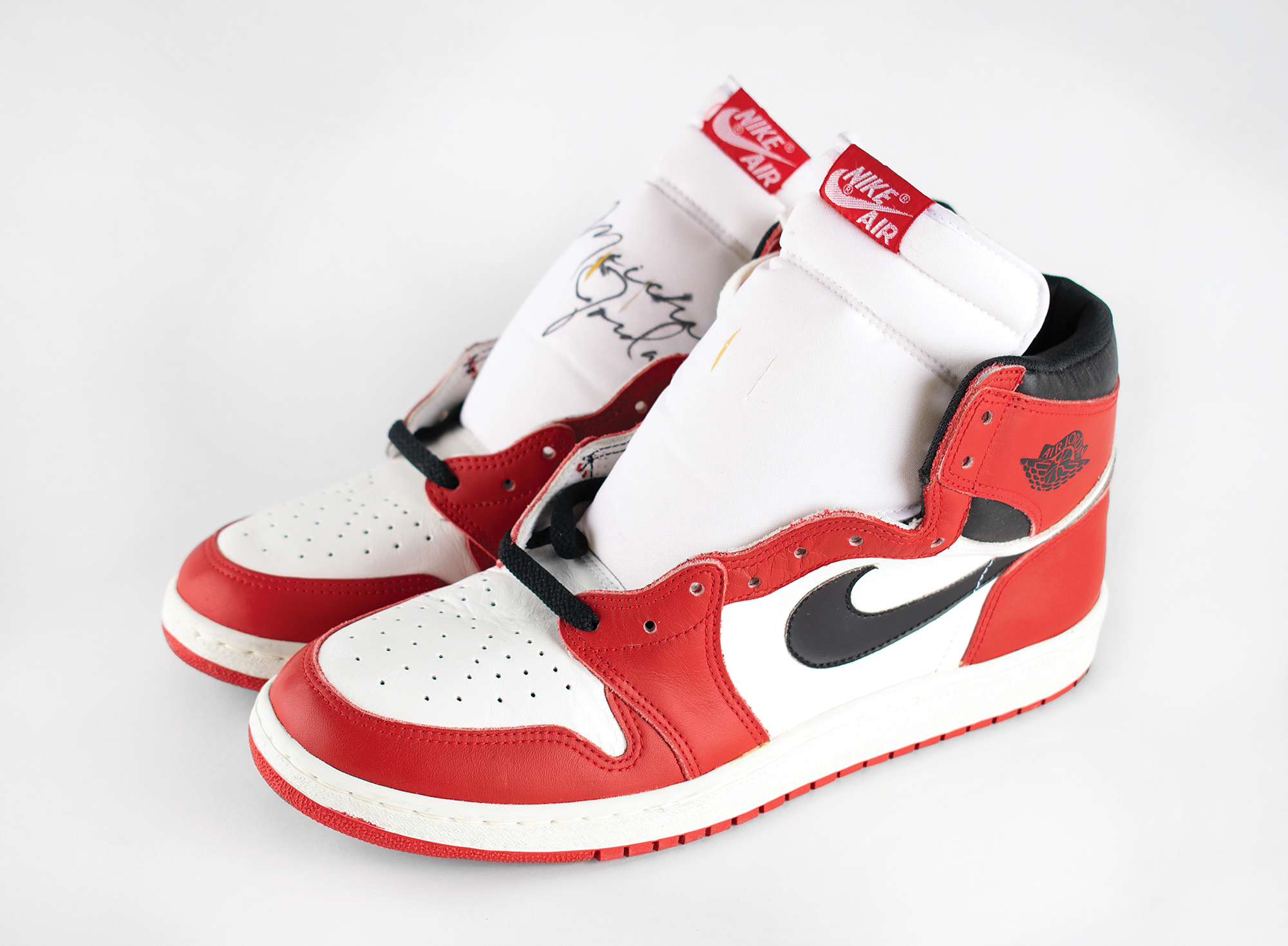 Air Jordan 1s Signed by Michael Jordan Listed on  for $1 Million – Robb  Report