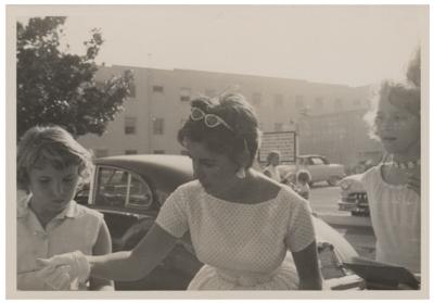 Lot #1030 Elizabeth Taylor Signed Photograph - Image 2