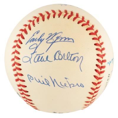 Lot #1050 Baseball Hall of Fame Pitchers (6) Signed Baseball - Image 4