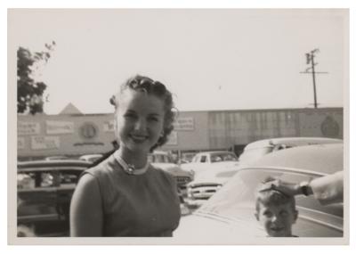 Lot #829 Debbie Reynolds Signed Photograph - Image 2