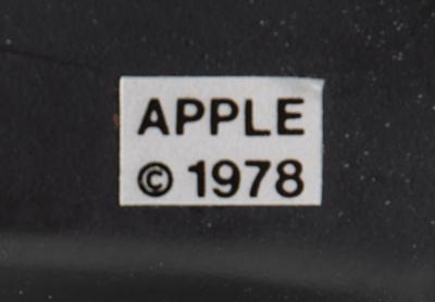 Lot #7016 1978 Apple Monitor by Sanyo - Image 7
