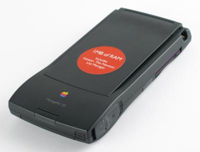 Lot #7017 Apple Newton MessagePad 120 - Image 2