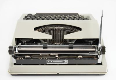 Lot #704 Rod Serling's Personally-Owned and -Used Typewriter - Image 3