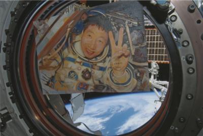 Lot #3676 Soyuz TMA-14/ISS Flown Painting by Jan Fekete: Toyohiro Akiyama - Image 3