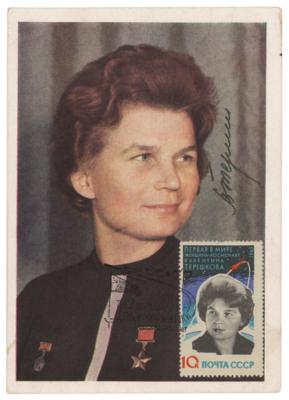 Lot #3608 Valentina Tereshkova Signed Photograph - Image 1