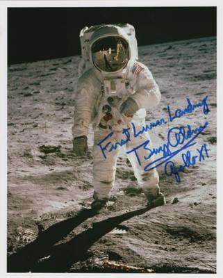 Lot #3221 Buzz Aldrin Signed Photograph - Image 1