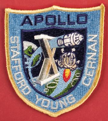 Lot #3177 Apollo 10 Flown Patch and Signed Photograph - Image 4