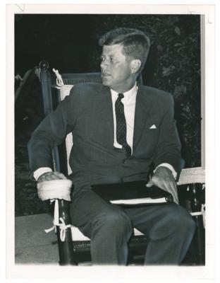 Lot #61 John F. Kennedy Archive of (377) Wire Photos - Image 11