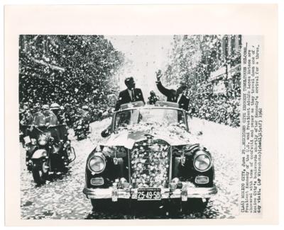 Lot #61 John F. Kennedy Archive of (377) Wire Photos - Image 16
