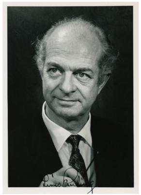 Lot #346 Linus Pauling Signed Photograph - Image 1