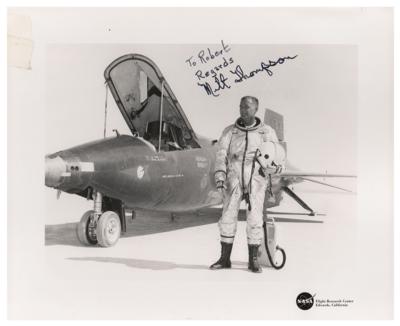 Lot #625 Milt Thompson Signed Photograph and Autograph Letter Signed - Image 1
