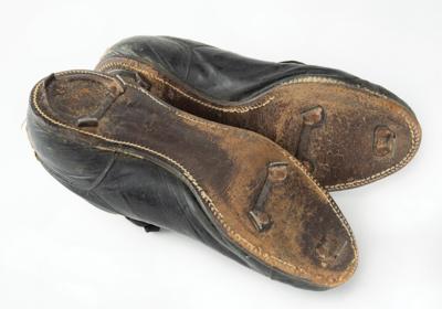 Lot #1007 Frank Thomas's 1962 New York Mets Game-Used Cleats - Image 4