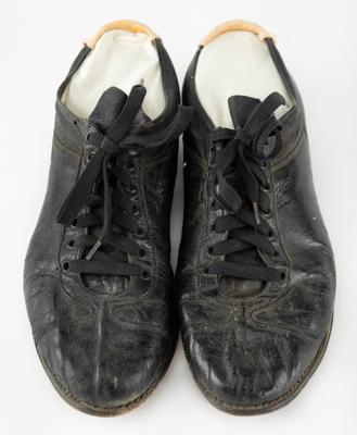 Lot #1007 Frank Thomas's 1962 New York Mets Game-Used Cleats - Image 6