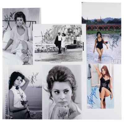 Lot #5291 Sophia Loren (5) Signed Photographs - Image 1