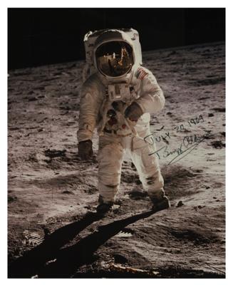 Lot #576 Buzz Aldrin Signed Photograph