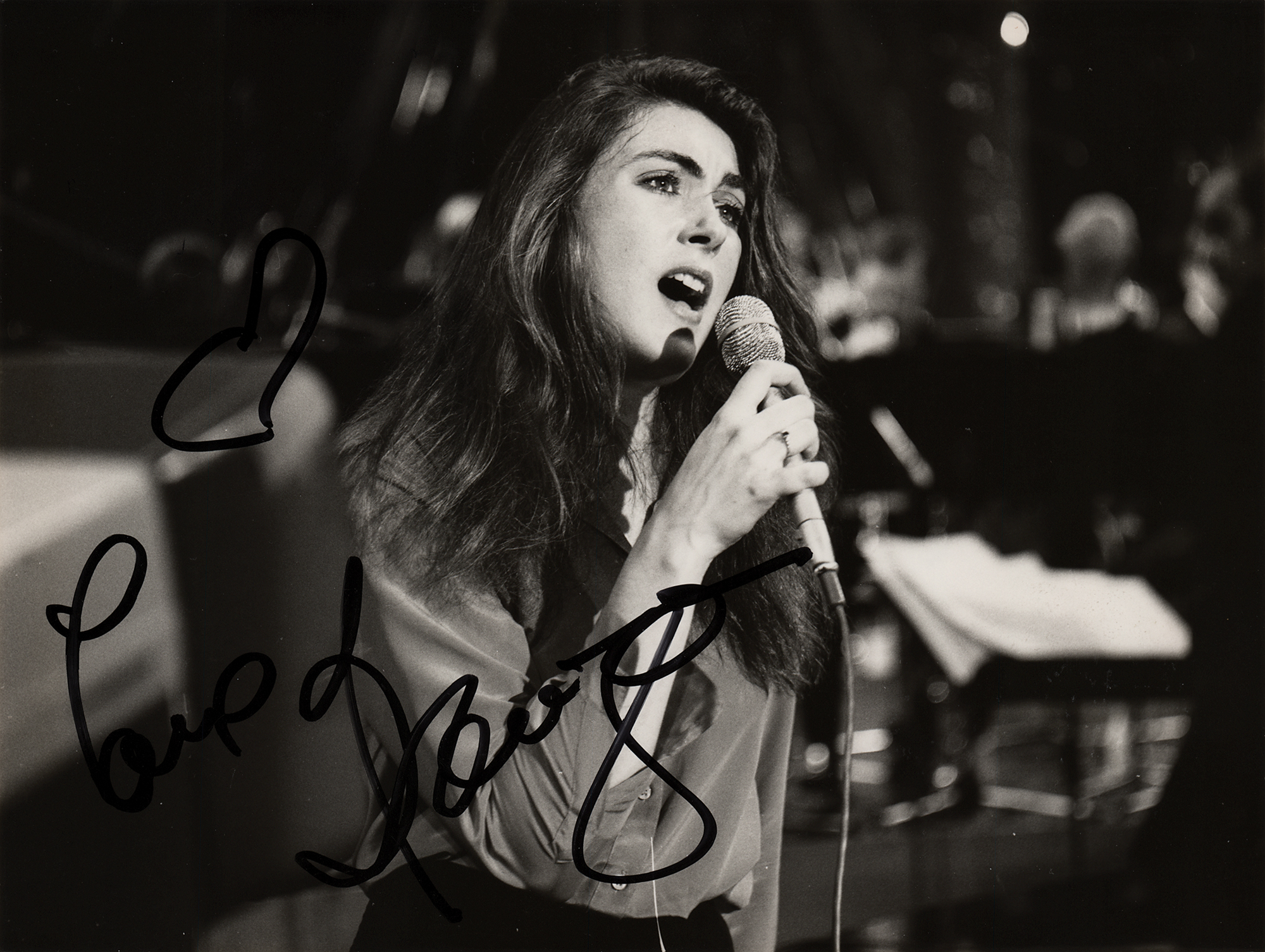 Gloria' singer Laura Branigan dies at 47