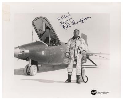 Lot #512 Milt Thompson Signed Photograph and Autograph Letter Signed - Image 1
