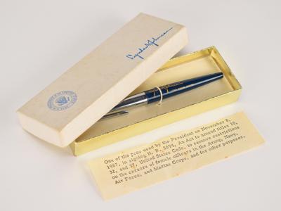 Lot #25 Lyndon B. Johnson 1967 Female Military Officers Bill Signing Pen - Image 1