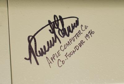 Lot #8046 Apple: Steve Wozniak and Ronald Wayne (2) Signed Items - Image 3