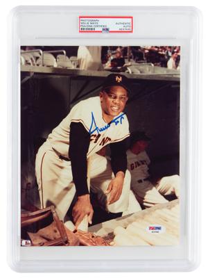 Lot #1085 Willie Mays Signed Photograph - Image 1