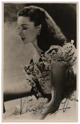Lot #857 Gone With the Wind: Vivien Leigh Signed Photograph - Image 1