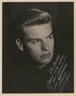 Lot #1041 Robert Wagner Signed Photograph - Image 1