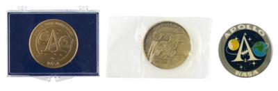 Lot #9416 Al Worden's Apollo Anniversary Medallions (3) - Image 1