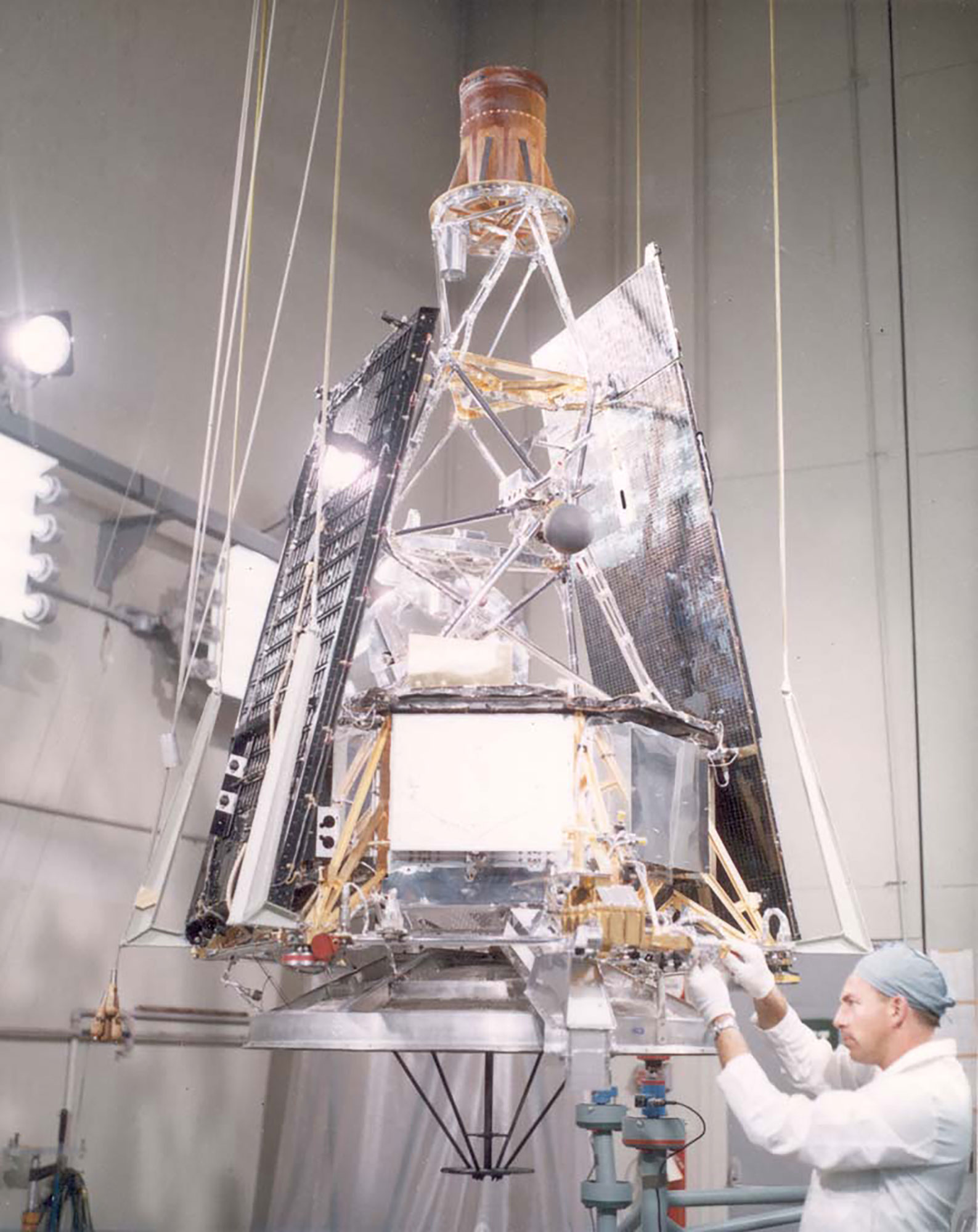 Lot #9669 Major Subassemblies and Components from Mankind's First Interplanetary Spacecraft (Mariner 2) - Image 29
