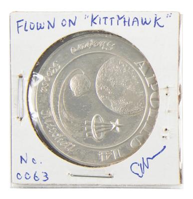 Lot #9344 Edgar Mitchell's Flown Apollo 14 Franklin Mint Medallion - Image 1