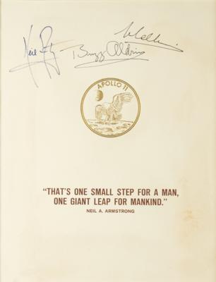 Lot #9195 Apollo 11 Crew-Signed Souvenir 'Ticker Tape' Folder - Image 3