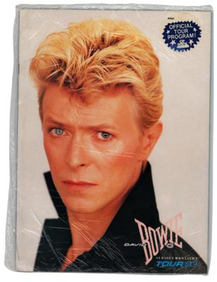 Lot #2263 David Bowie 1983 Serious Moonlight US Tour Program - Image 1