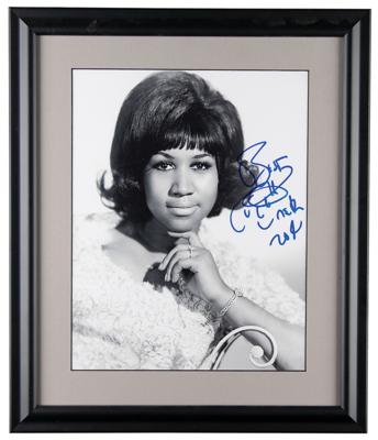Lot #667 Aretha Franklin Signed Photograph - Image 2