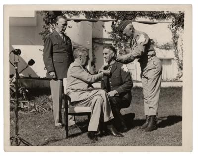 Lot #70 Franklin D. Roosevelt, George S. Patton, and George C. Marshall Original Wire Photograph - Image 1