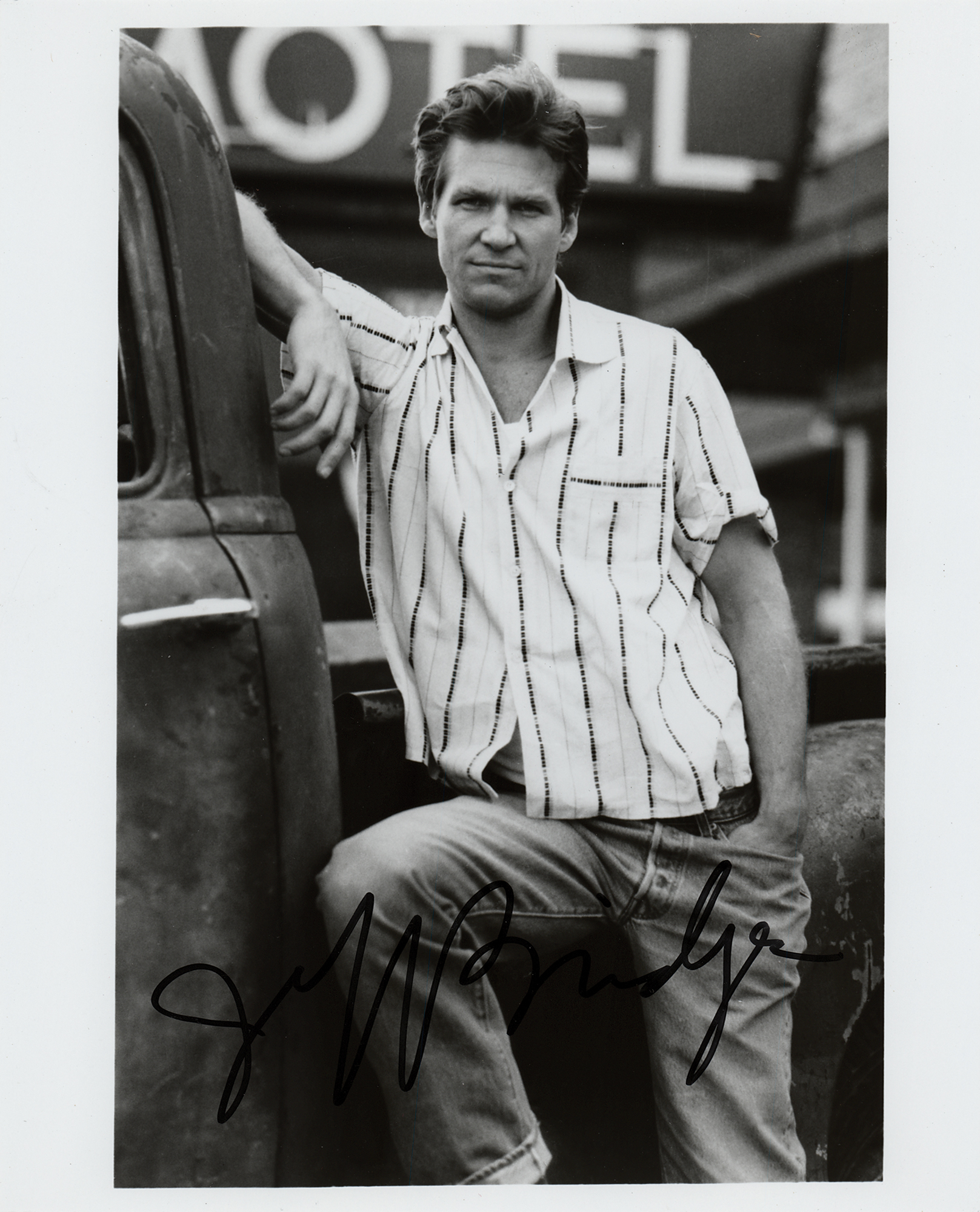Lot #539 Jeff Bridges Signed Photograph