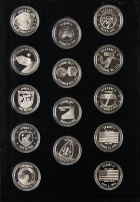 Lot #7699 American Space Flight (25) Silver Anniversary Medals - Image 3