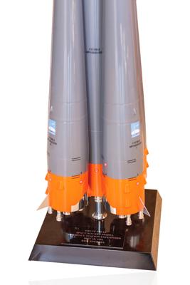 Lot #7750 Soyuz TM-12 Rocket Model - Image 3