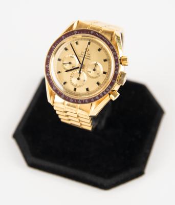 Lot #7000 Wally Schirra's 18k Gold Omega Speedmaster Professional 1969 Apollo 11 Commemorative Watch - Image 1