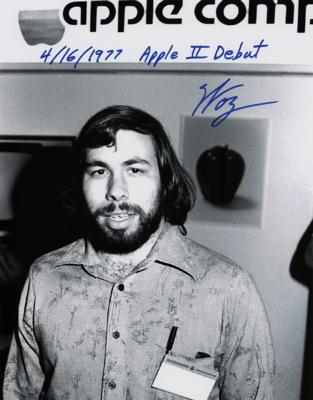 Lot #151 Apple: Steve Wozniak Signed Photograph - Image 1