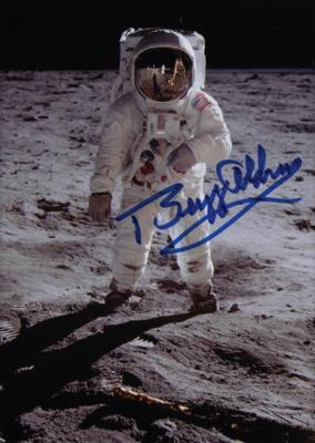 Lot #335 Buzz Aldrin Signed Photograph - Image 2