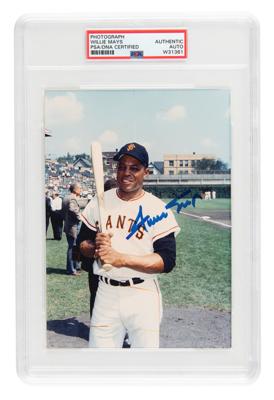 Lot #6667 Willie Mays Signed Photograph - Image 1