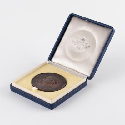 Lot #6276 49th IOC Session in Athens, 1954. IOC Session Medal - Image 3