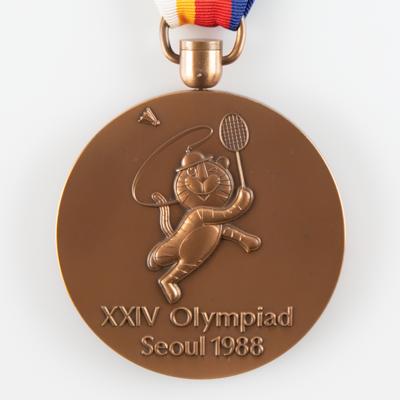 Lot #6139 Seoul 1988 Summer Olympics Bronze Winner's Medal for Badminton - Image 4
