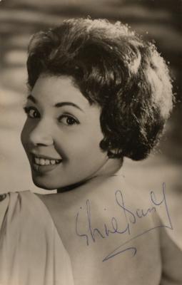 Lot #662 Shirley Bassey Signed Photograph - Image 1