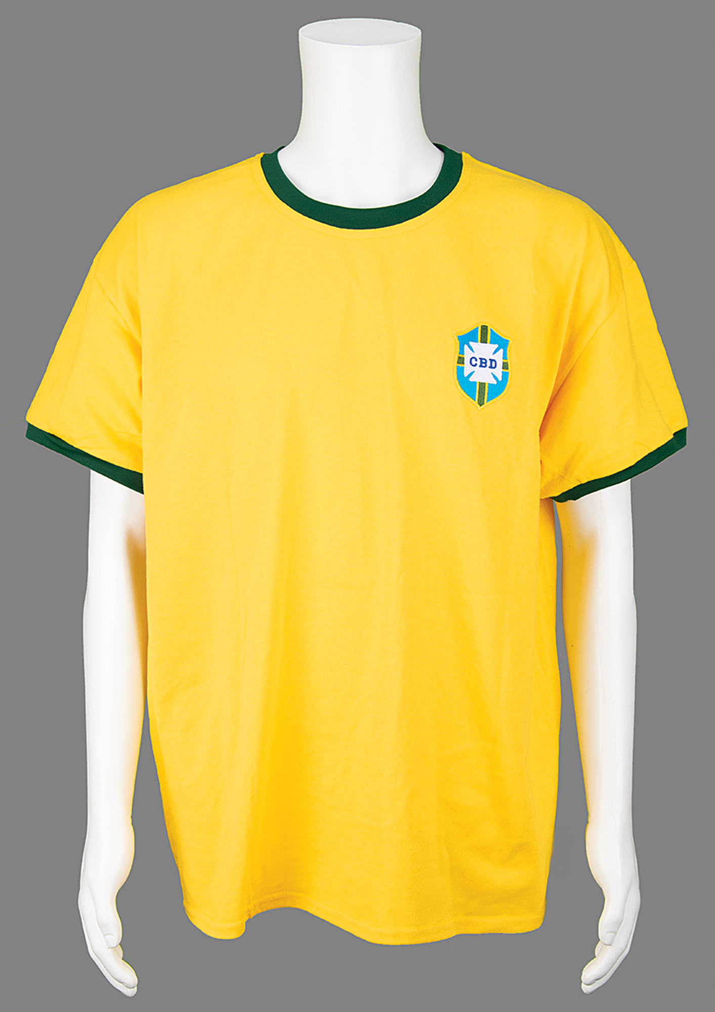 Pele Signed Soccer Jersey | RR Auction