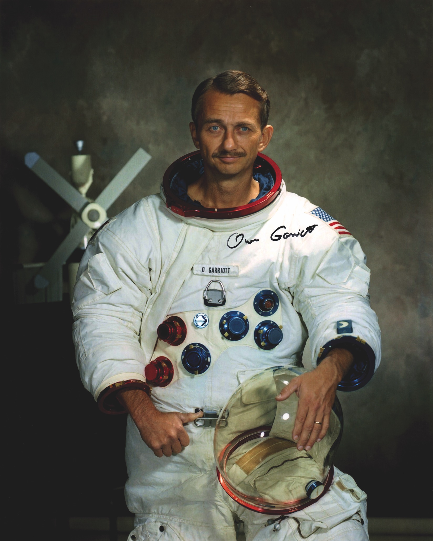 Lot #413 Skylab (6) Signed Photographs - Image 1