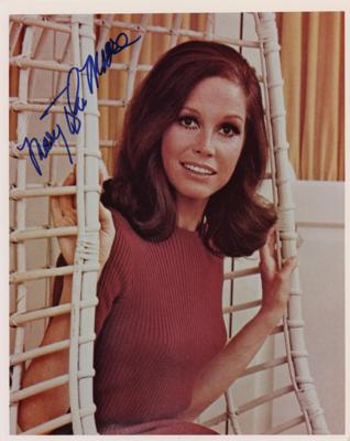 Lot #815 Mary Tyler Moore Signed Photograph - Image 1